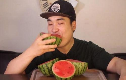 青海网红吃瓜事件真相揭秘,揭秘背后真相与争议  第1张